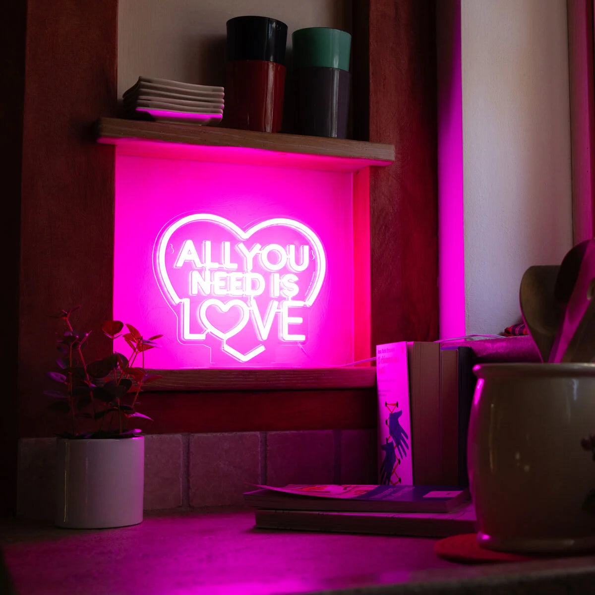 Legami Milano - Lampada Led Effetto Neon - All You Need is Love - It's a Sign